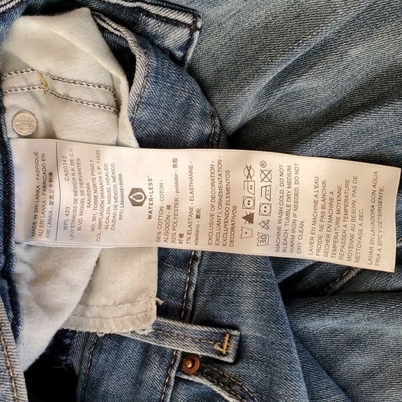 Levi Strauss, Mid Rise Slim, Plus size - Picture 5 of 6
